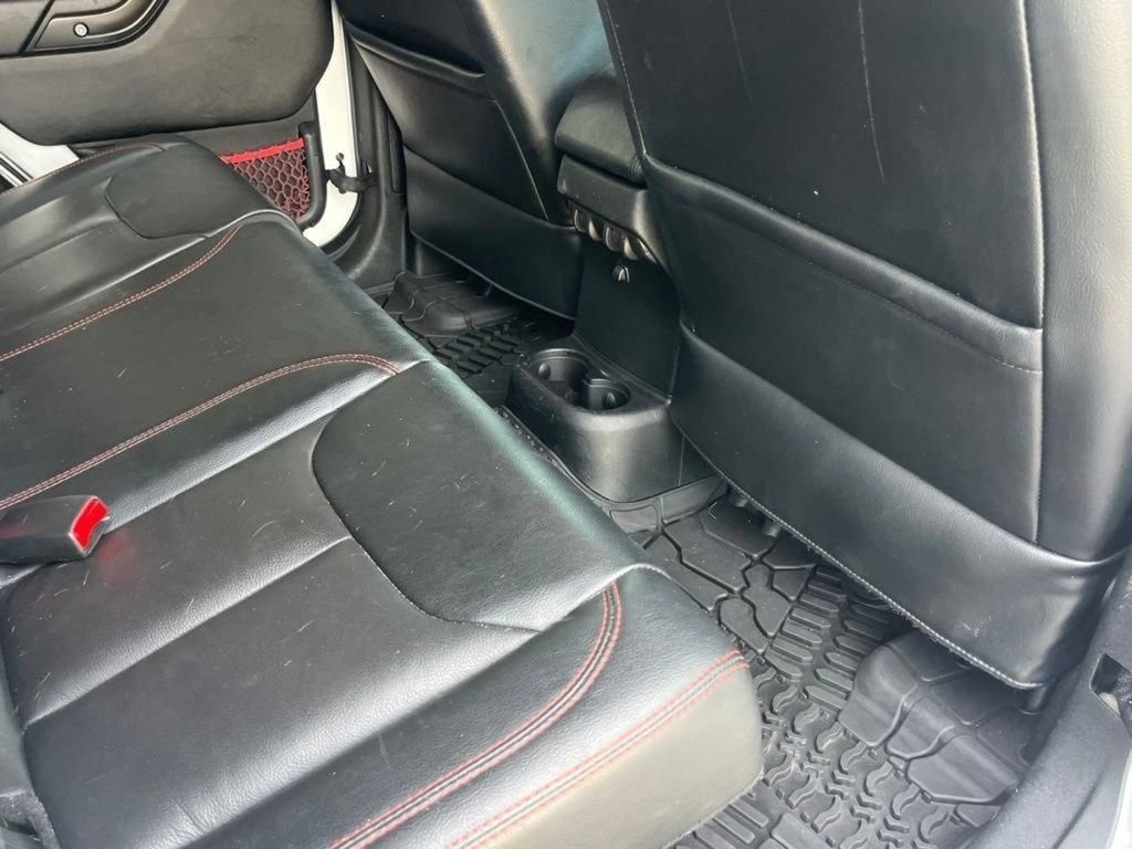Used 2018 Jeep Wrangler Unlimited Rubicon AWD/4WD image 25