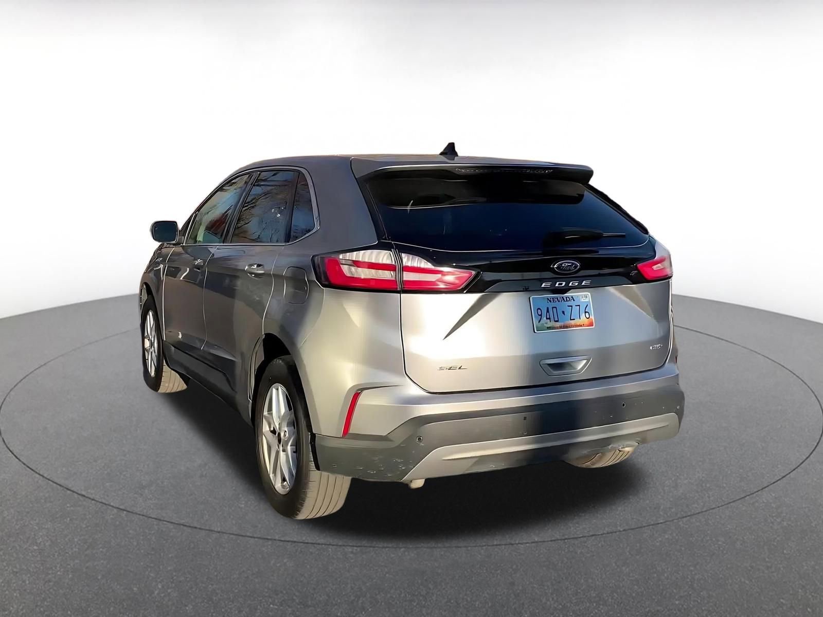 Used 2024 Ford Edge SEL image 11