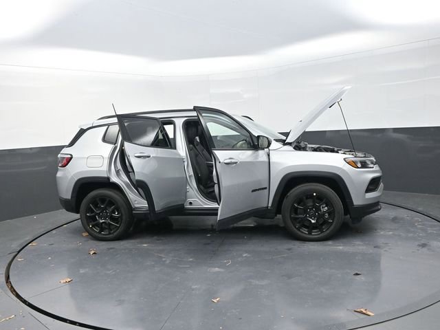 New 2026 Jeep Compass Latitude AWD/4WD image 37
