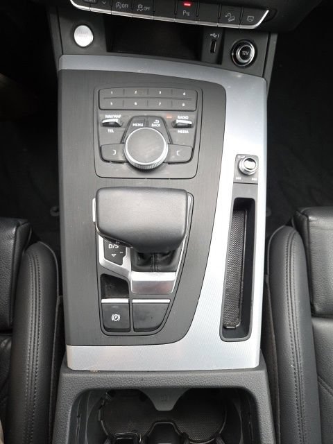 Used 2020 Audi Q5 2.0T Premium w/ Titanium Sport Package AWD/4WD image 21