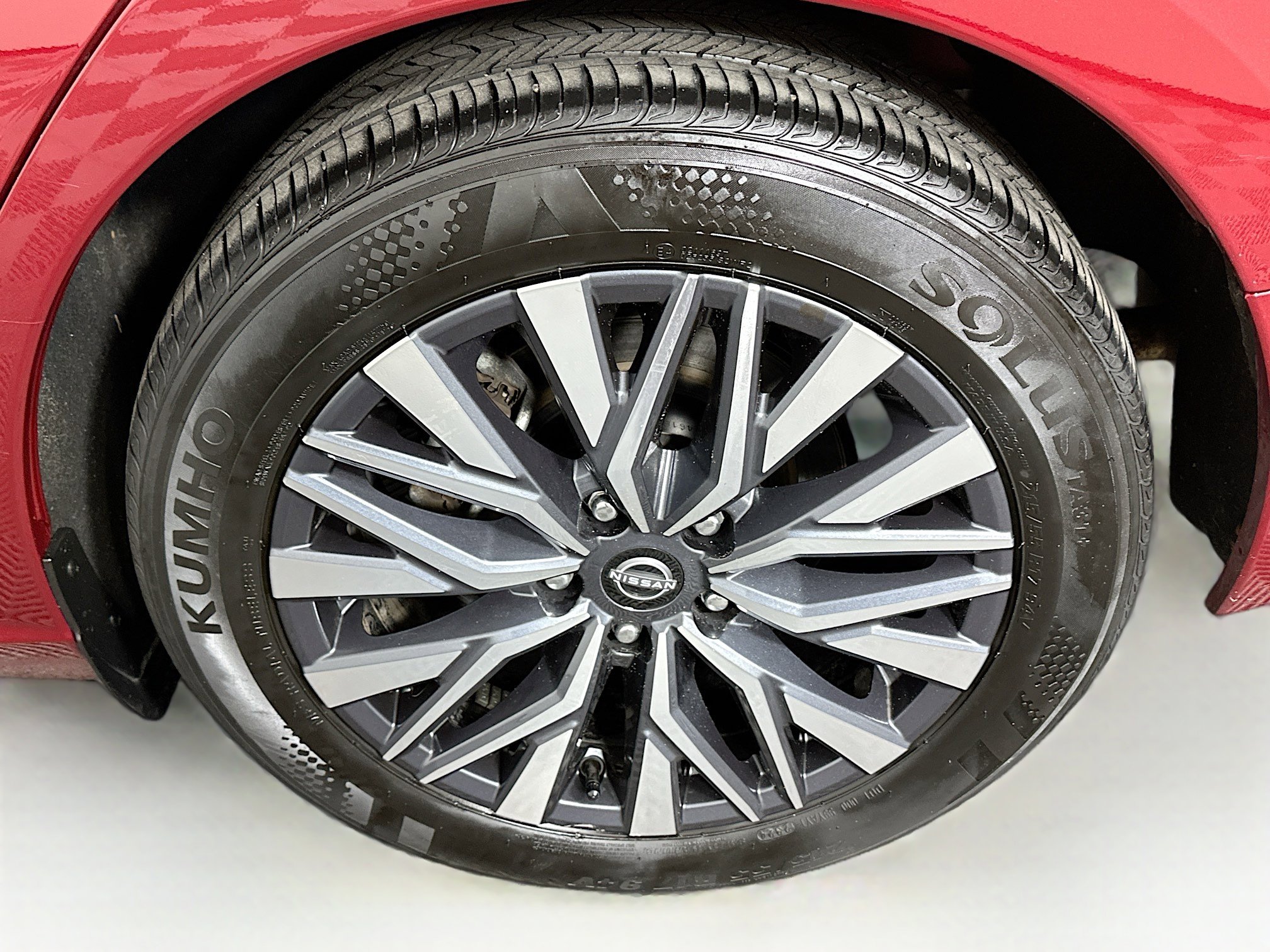 Used 2025 Nissan Altima 2.5 SV image 11