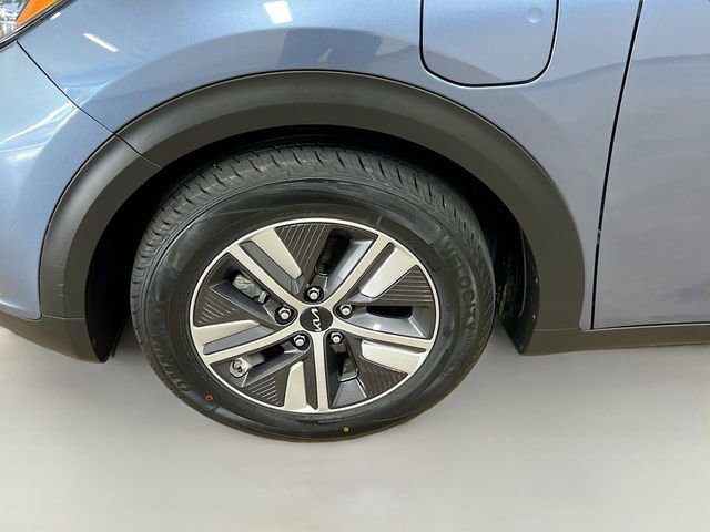 Certified 2022 Kia Niro EX image 29