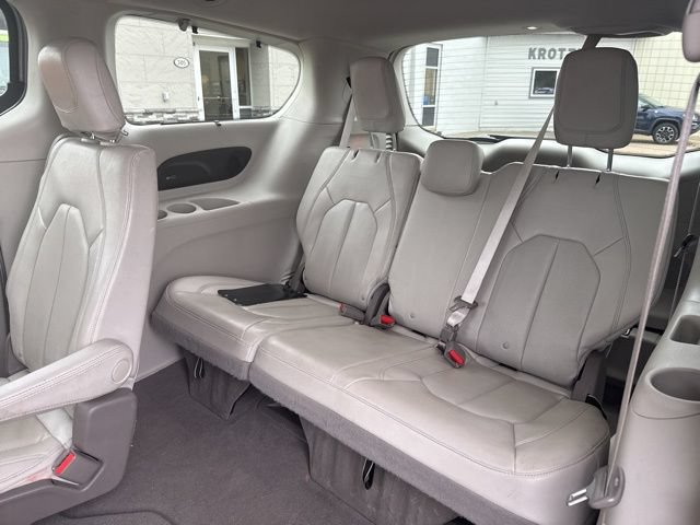 Used 2020 Chrysler Pacifica Touring-L Plus FWD image 6