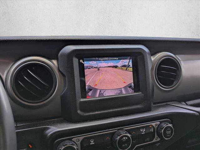 Used 2023 Jeep Gladiator Willys image 12