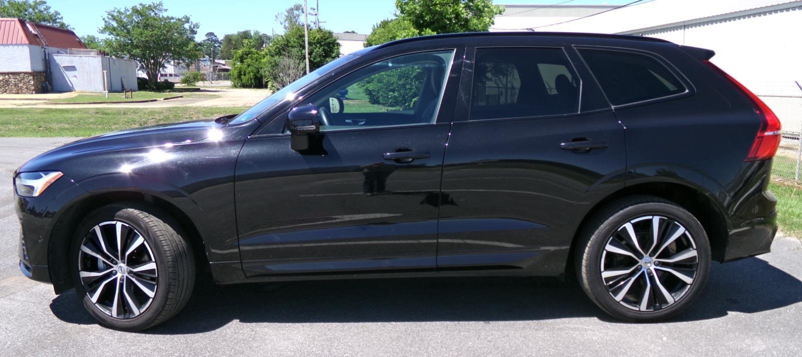 Used 2024 Volvo XC60 B5 Plus AWD/4WD image 2