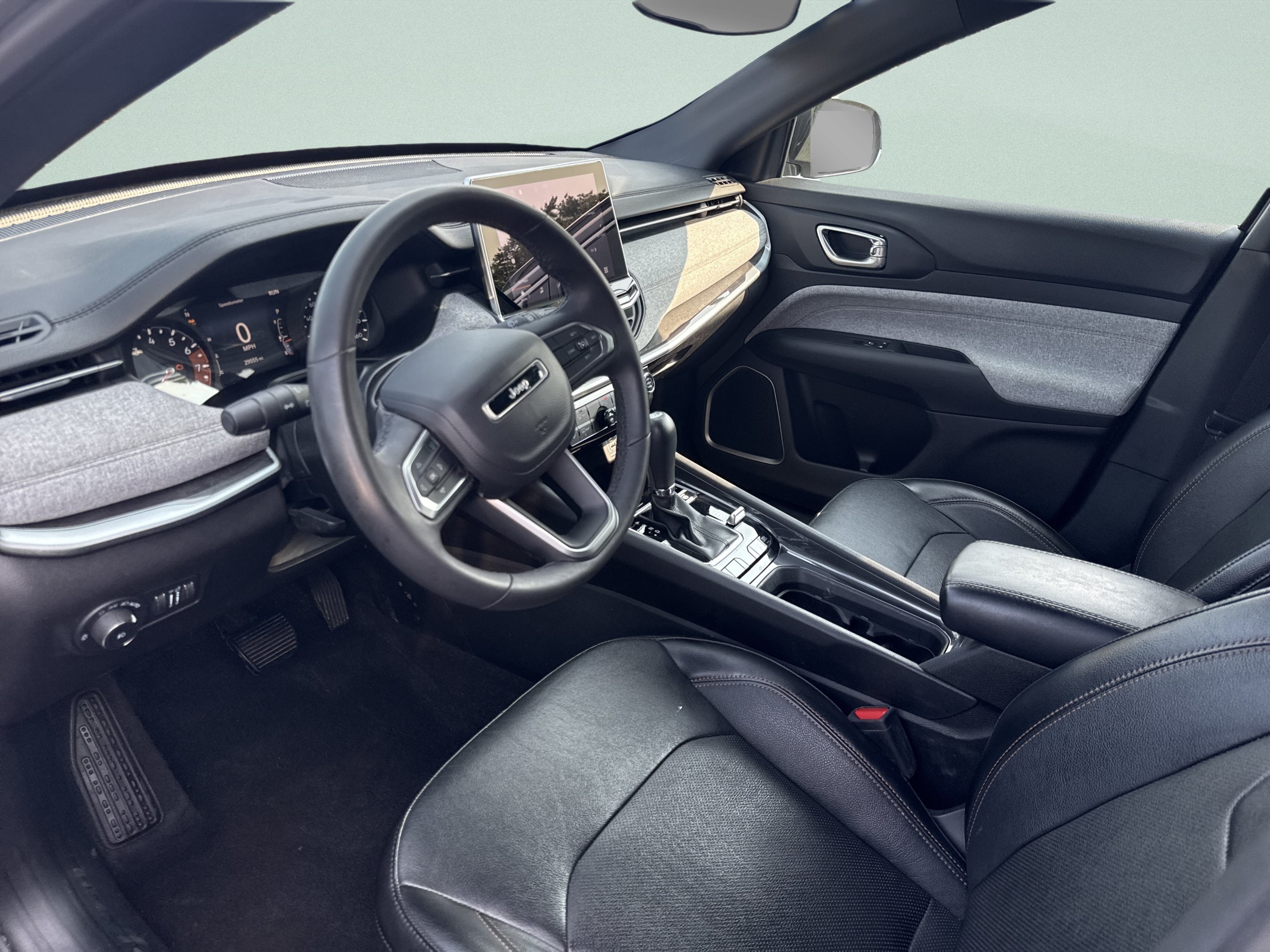 Used 2023 Jeep Compass Latitude AWD/4WD image 13