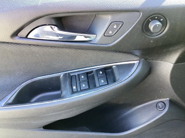 Used 2017 Chevrolet Cruze LT image 10