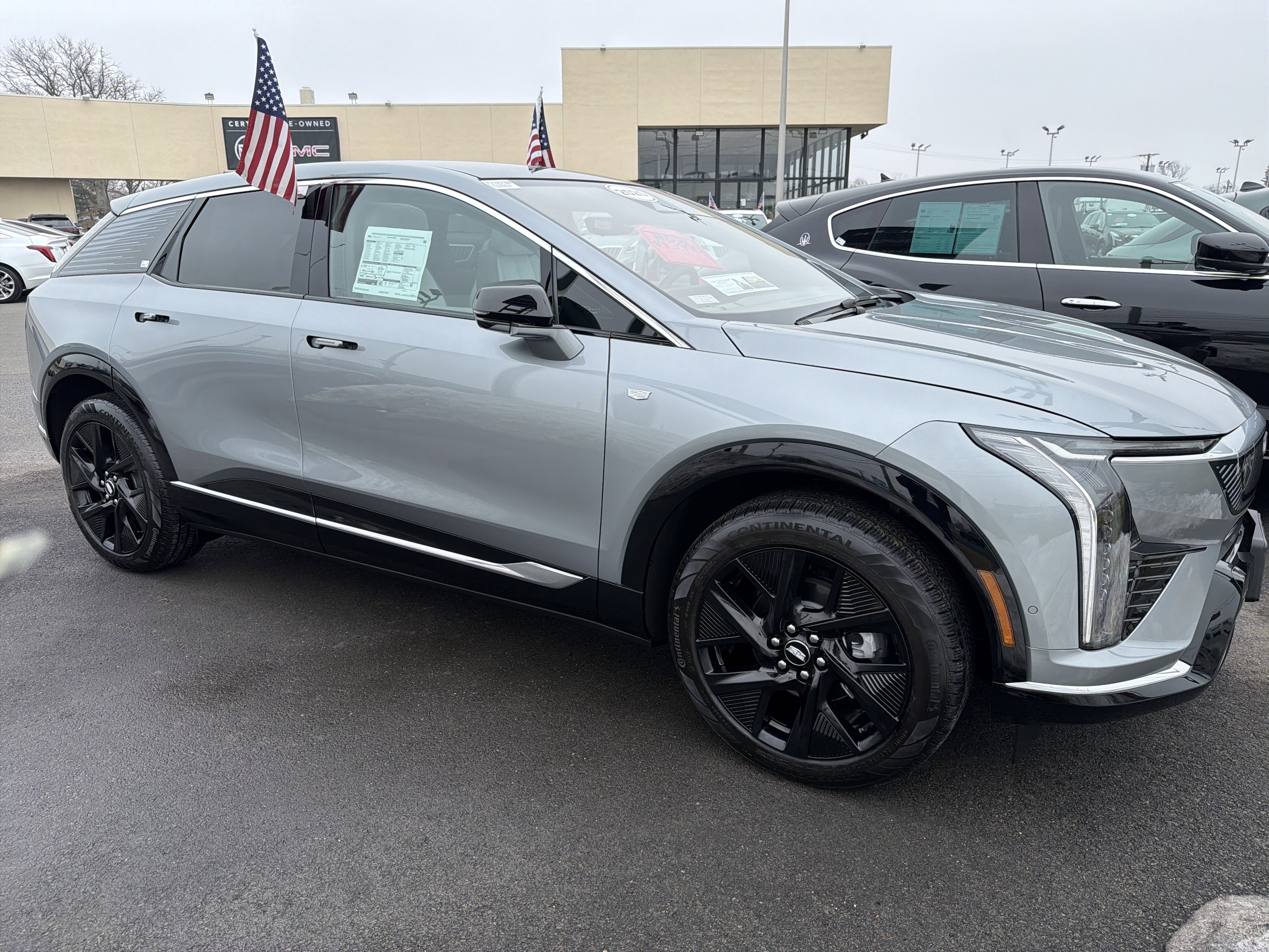 Certified 2025 Cadillac Optiq Luxury 1 w/ LPO, Floor Liner Package image 3