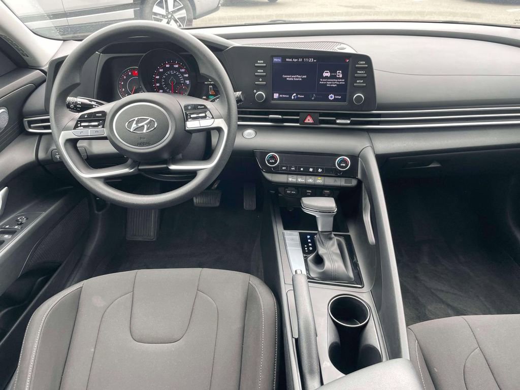 Used 2023 Hyundai Elantra SEL image 13