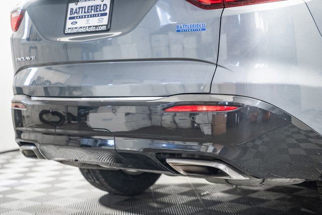 Used 2020 Buick Enclave Essence image 8