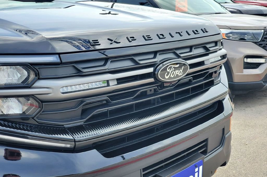 Certified 2025 Ford Expedition Tremor AWD/4WD image 3