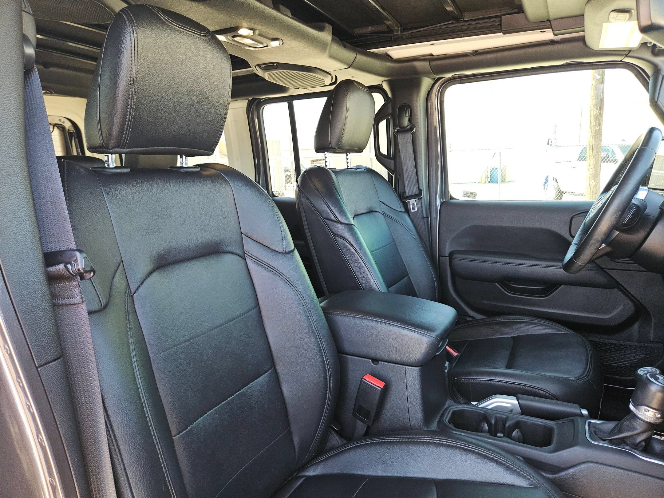 Used 2021 Jeep Wrangler Unlimited Sahara AWD/4WD image 30