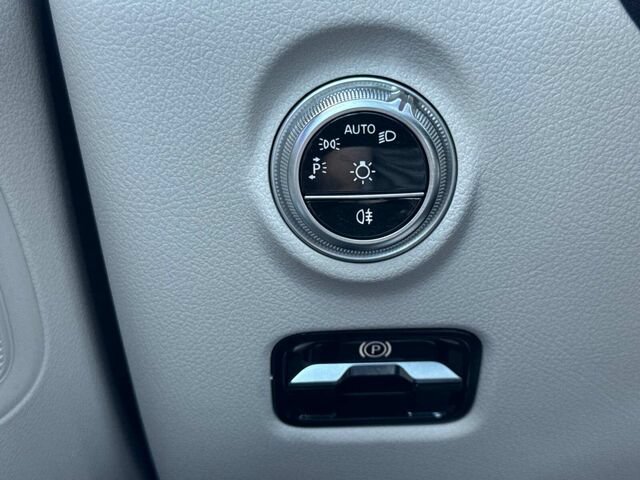 Certified 2025 Mercedes-Benz C 300 4MATIC Sedan image 30