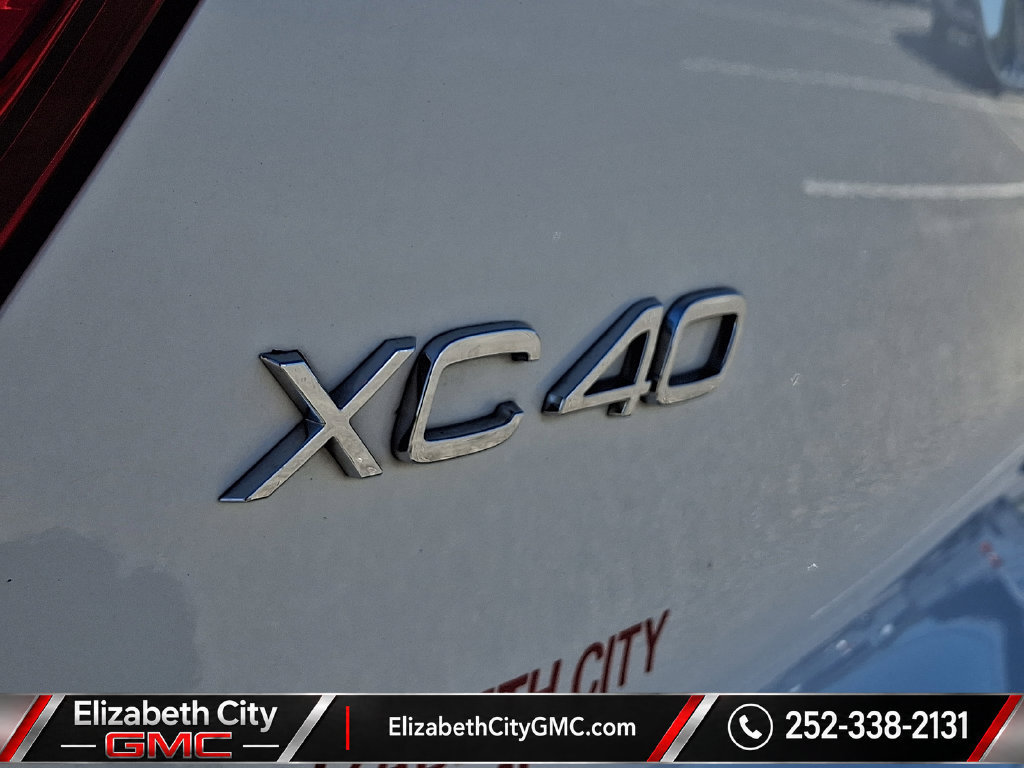 Used 2019 Volvo XC40 T4 Inscription FWD image 34