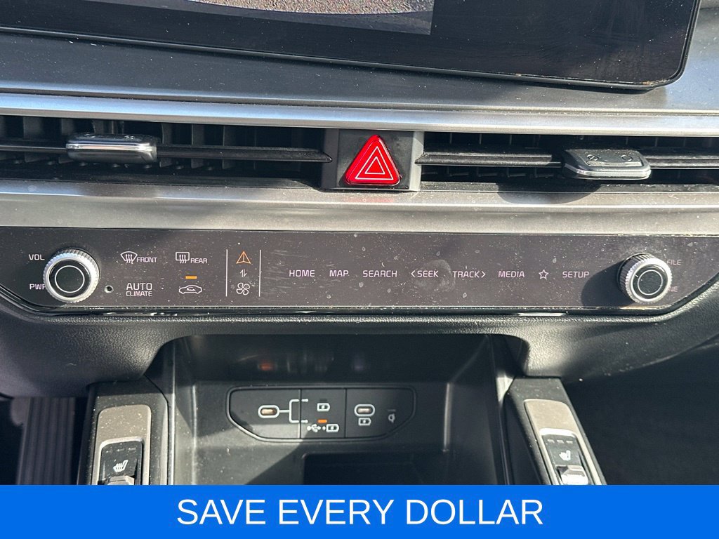 Used 2025 Kia Sorento S FWD image 15