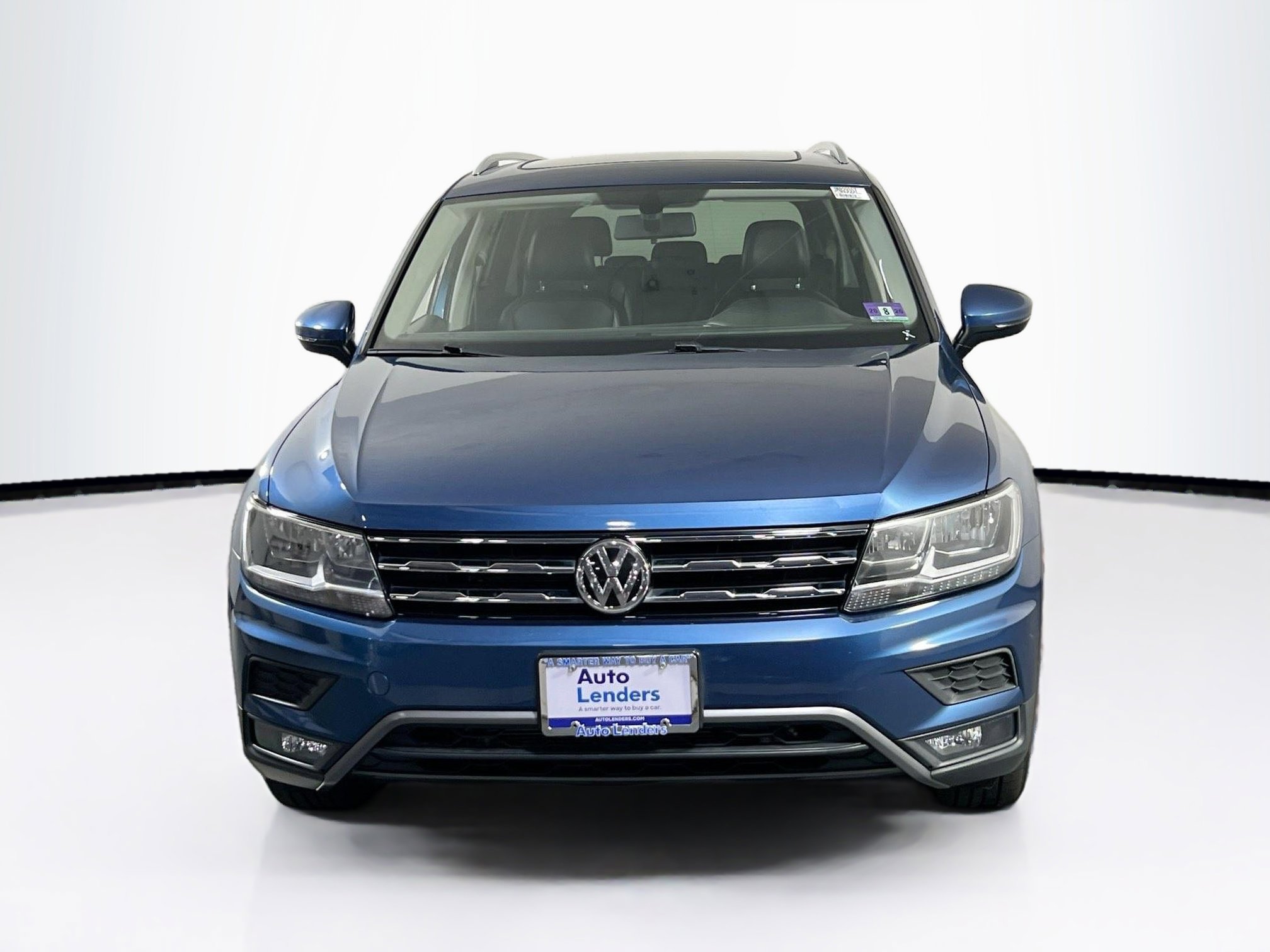 Used 2018 Volkswagen Tiguan SEL image 2