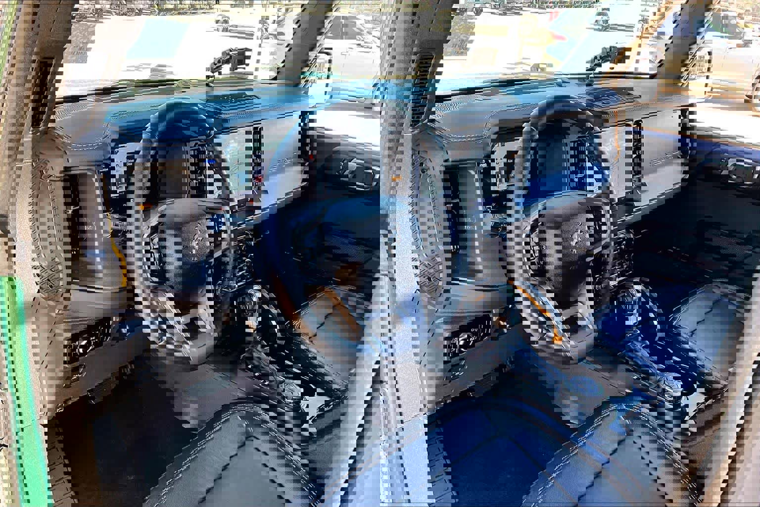 Used 2024 Ford Bronco Badlands image 17