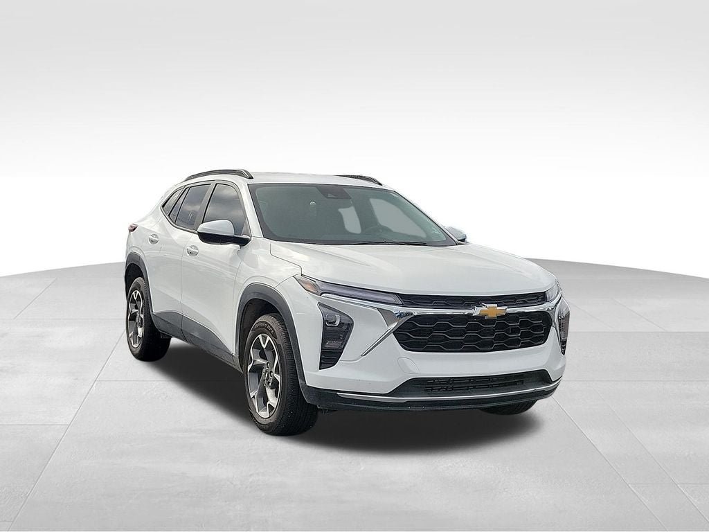 Used 2025 Chevrolet Trax LT w/ Driver Confidence Package FWD image 1