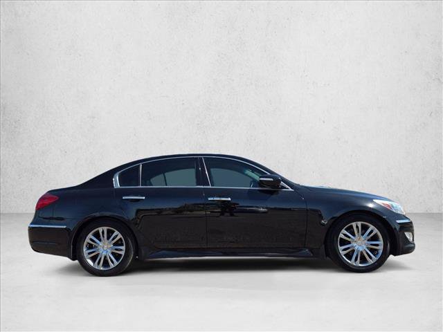 Used 2013 Hyundai Genesis 3.8 w/ Premium Pkg RWD image 4