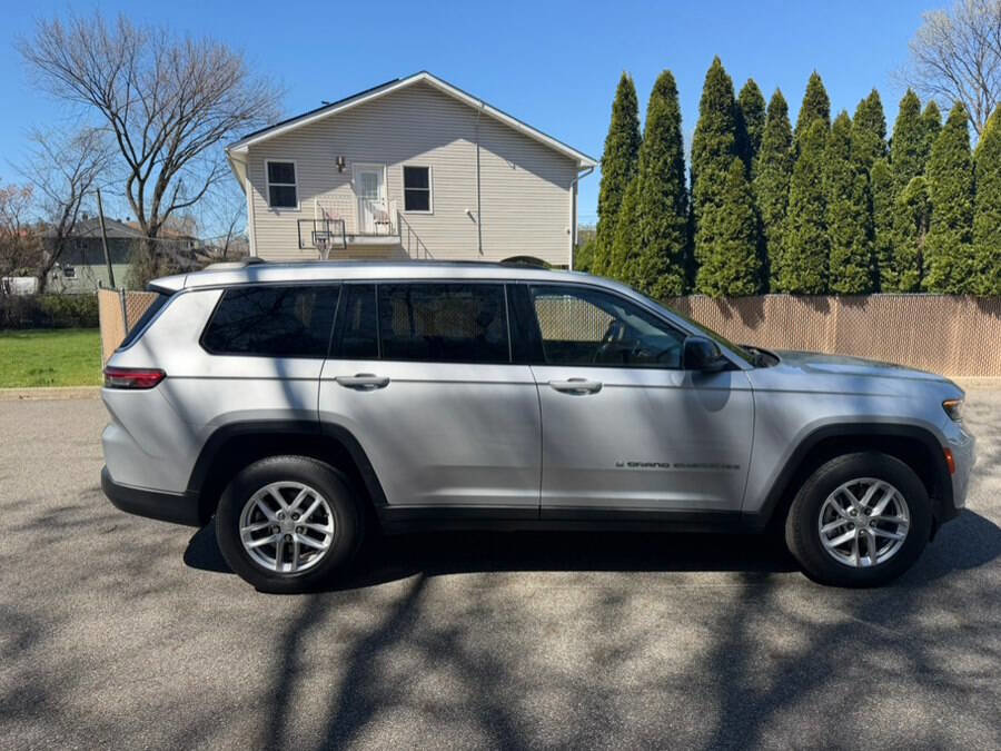 Used 2022 Jeep Grand Cherokee L Laredo w/ Luxury Tech Group I AWD/4WD image 14