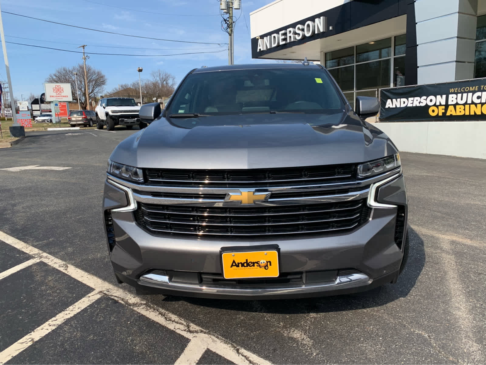Used 2022 Chevrolet Suburban LT AWD/4WD image 2