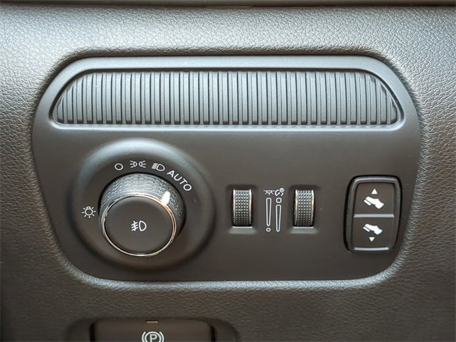 Used 2024 Jeep Wagoneer Series II w/ Flexible Seating Group image 31