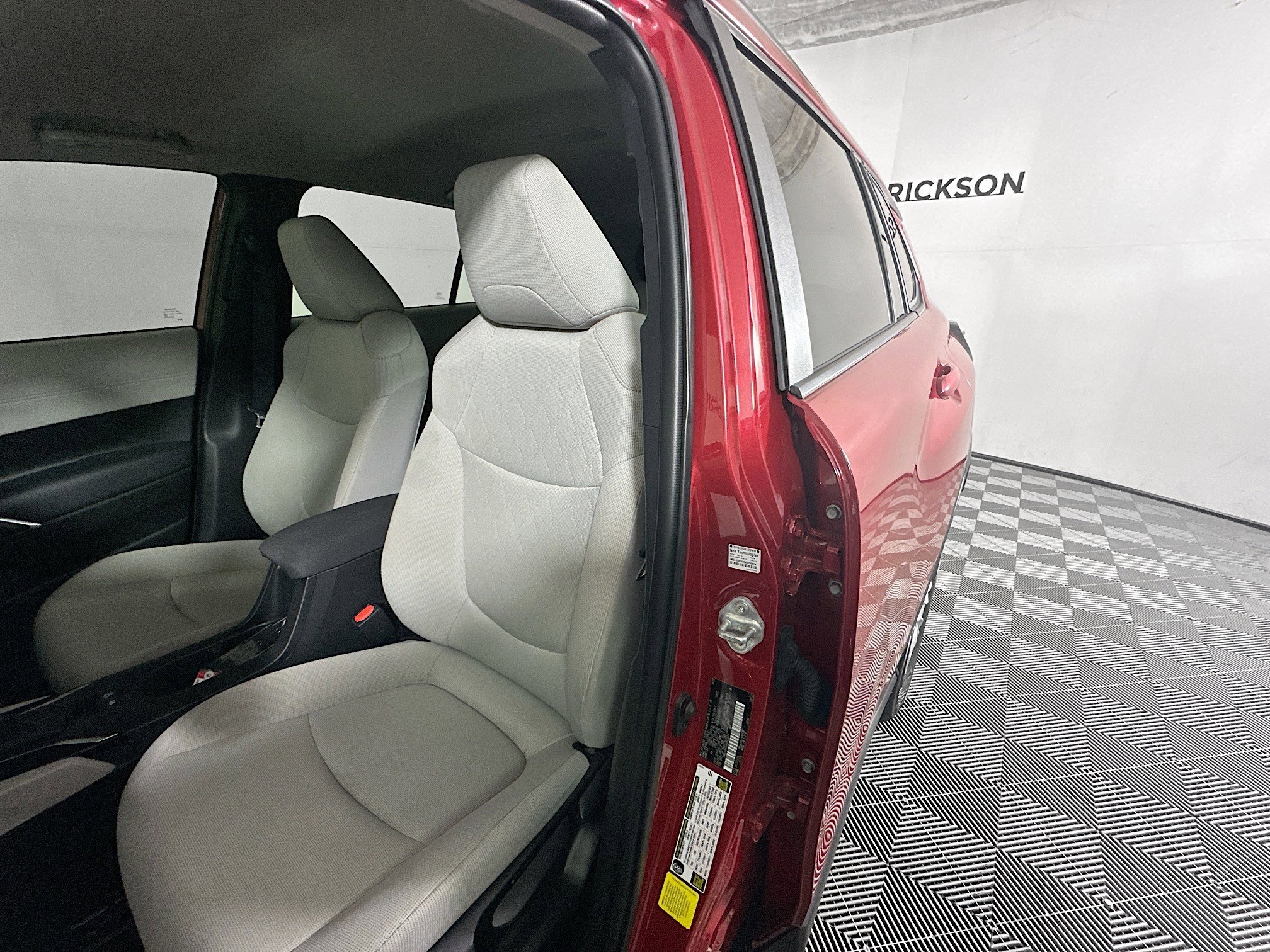 Used 2023 Toyota Corolla Cross LE image 12