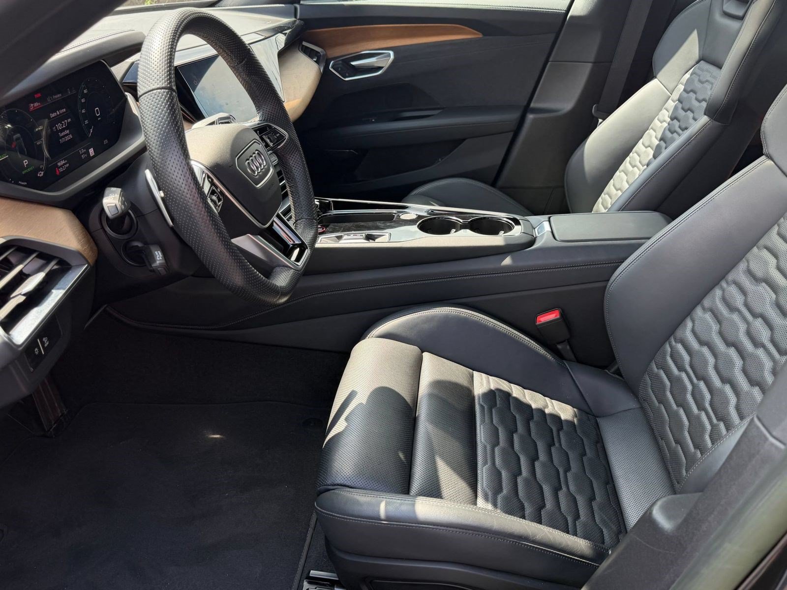 Certified 2023 Audi e-tron GT Premium Plus AWD/4WD image 5