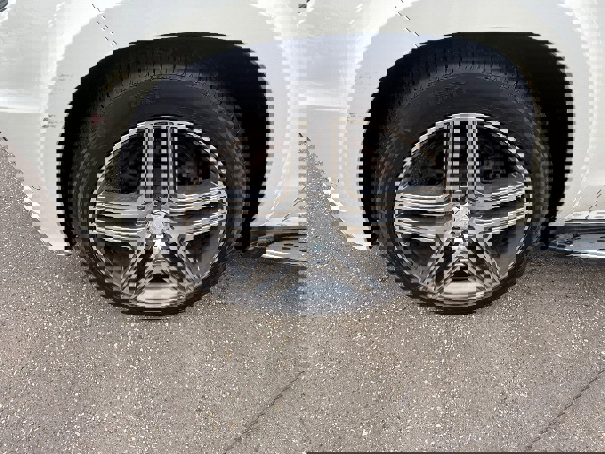 Used 2014 Mercedes-Benz GL 550 4MATIC image 10