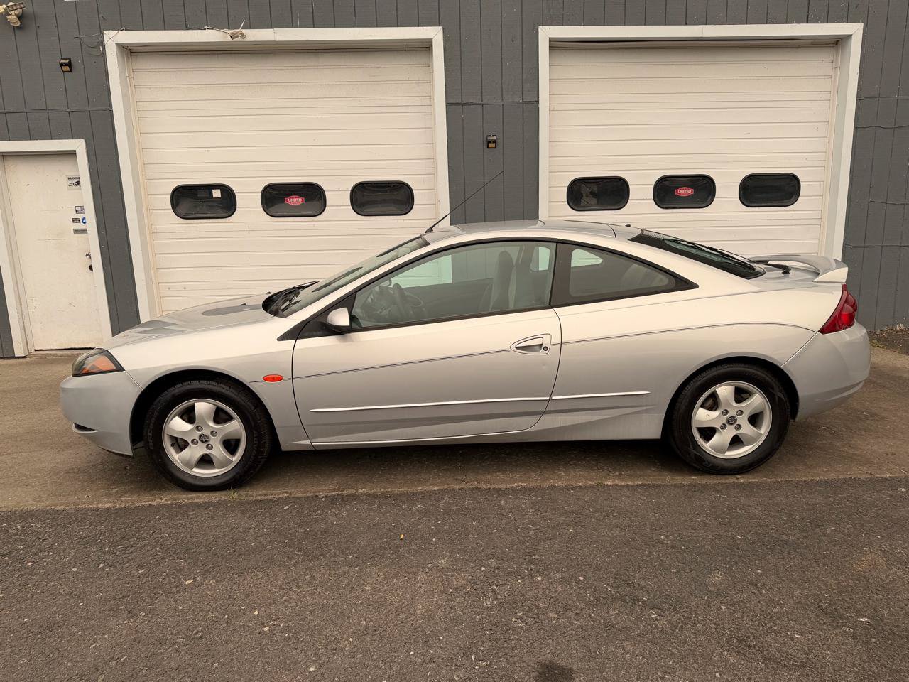 Used 1999 Mercury Cougar V6 FWD image 7