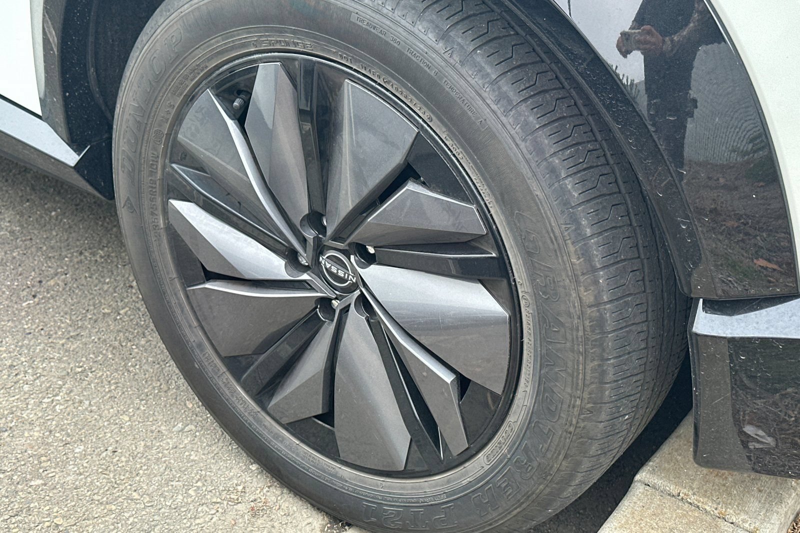 Certified 2024 Nissan Ariya FWD image 4