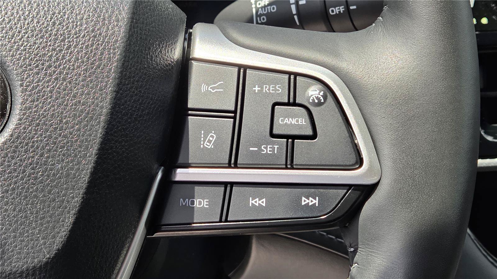 Used 2023 Toyota Highlander Platinum AWD/4WD image 20
