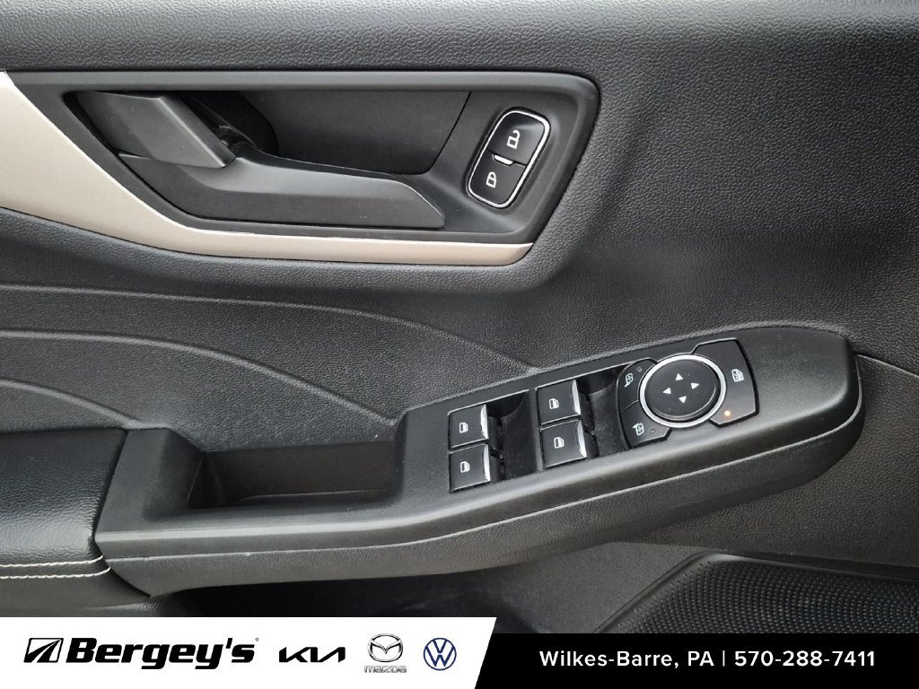 Used 2022 Ford Escape SE w/ Convenience Package FWD image 22