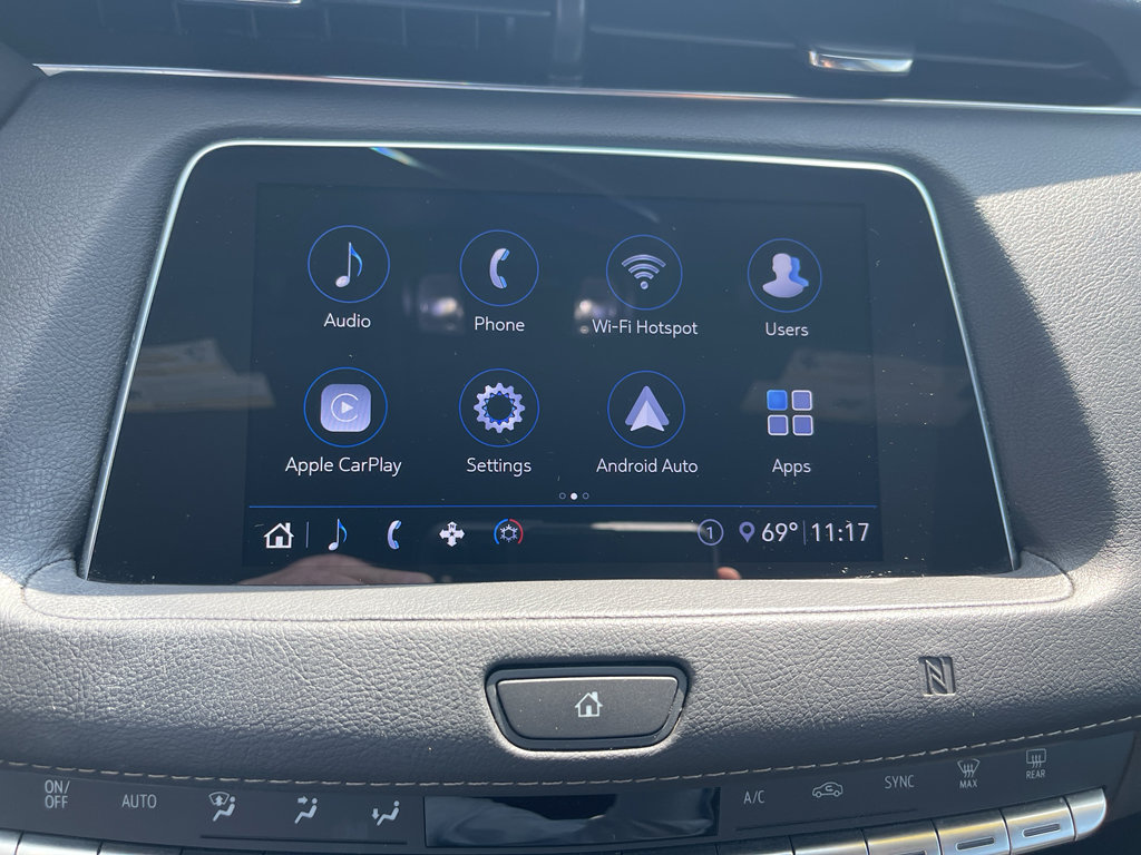 Used 2020 Cadillac XT4 Premium Luxury w/ Cold Weather Package AWD/4WD image 21