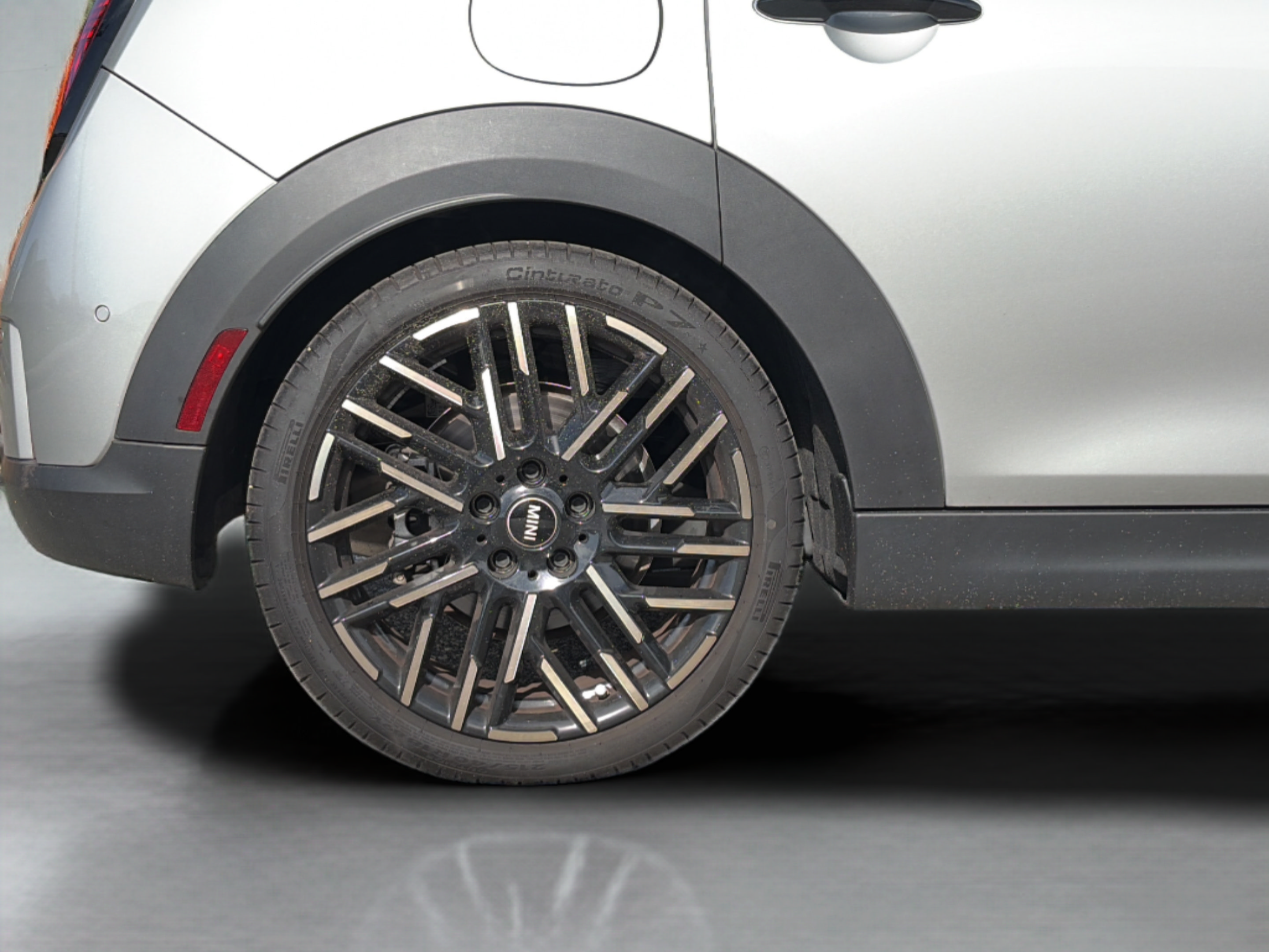 Used 2025 MINI Cooper 4-Door Hardtop FWD image 28