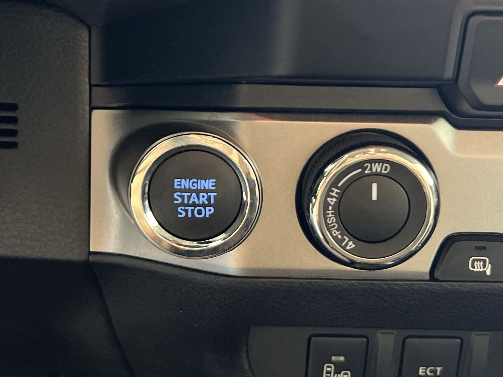 Used 2023 Toyota Tacoma SR5 w/ Technology Package AWD/4WD image 33