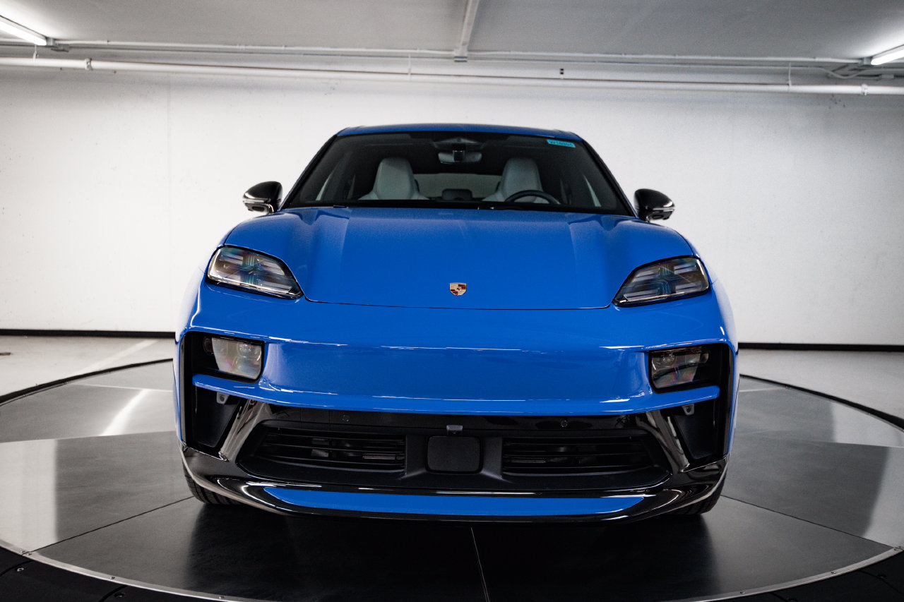 New 2026 Porsche Macan GTS Electric AWD/4WD image 10
