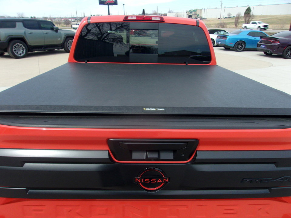 Used 2025 Nissan Frontier PRO-4X image 10