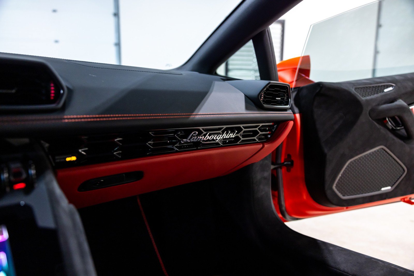 Used 2023 Lamborghini Huracan Tecnica RWD image 46