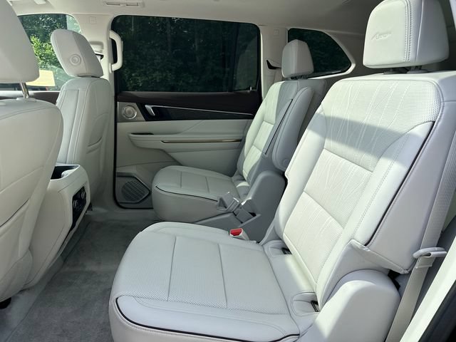 Used 2025 Buick Enclave Avenir w/ Super Cruise Package AWD/4WD image 19
