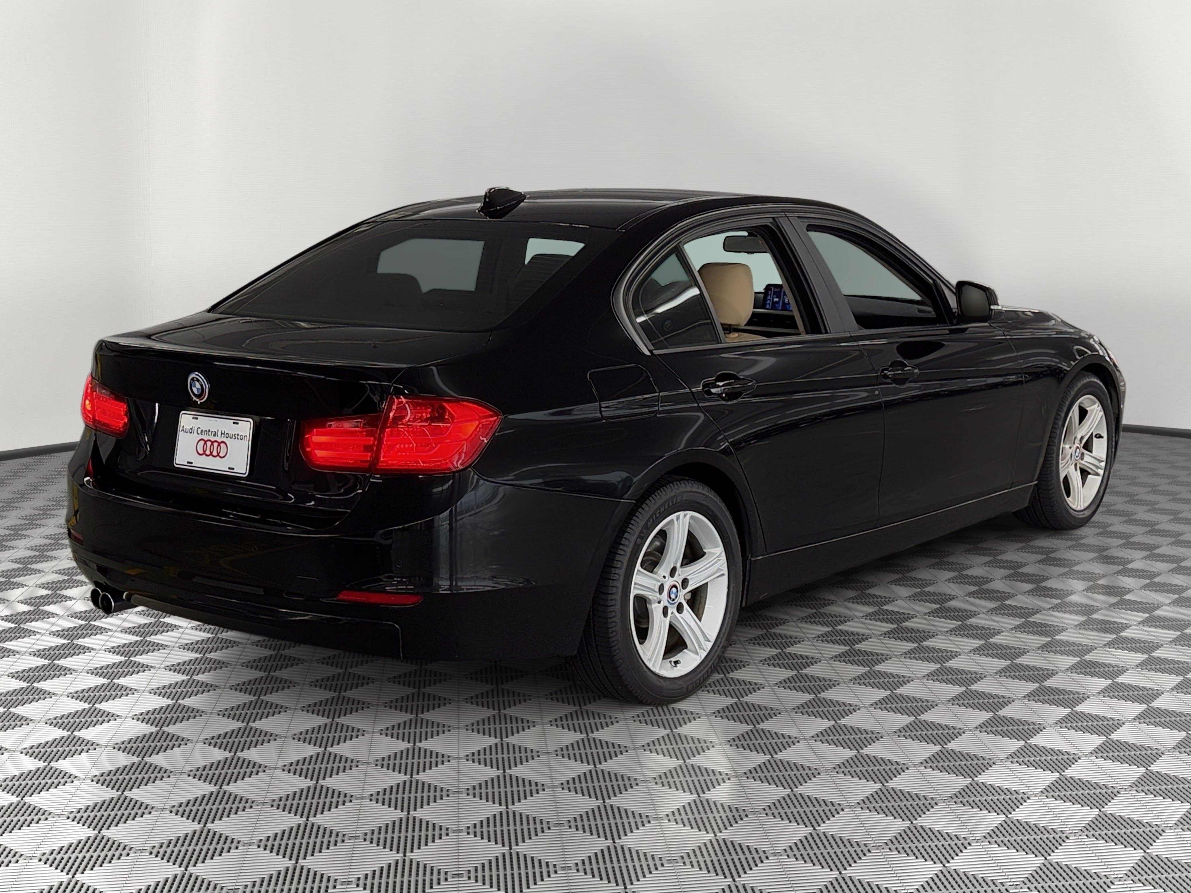 Used 2013 BMW 328i Sedan RWD image 9