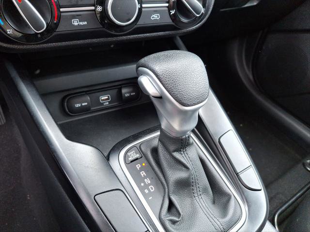 Used 2022 Kia Soul LX image 12