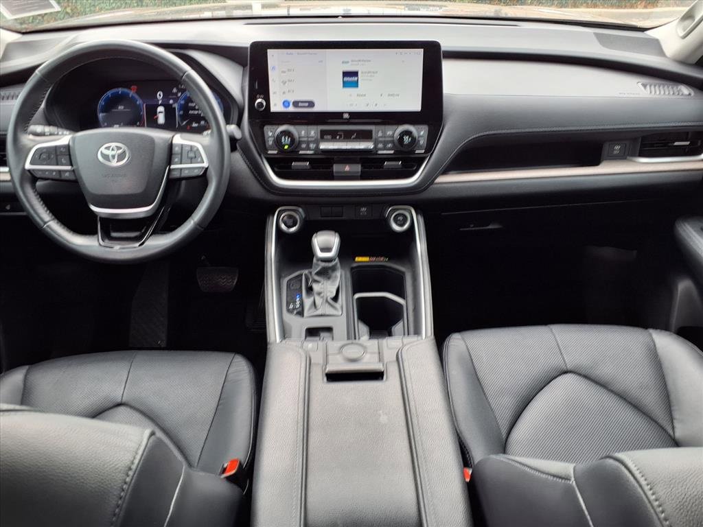 Used 2024 Toyota Grand Highlander Limited image 9