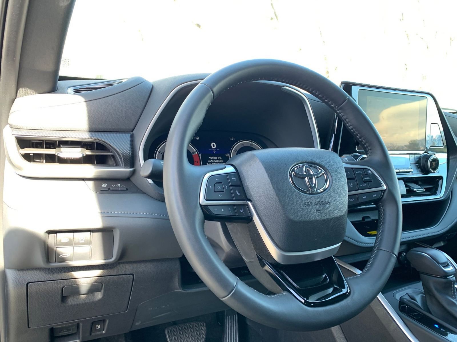 Used 2025 Toyota Highlander XSE AWD/4WD image 37