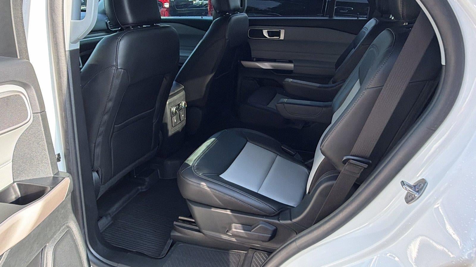 Used 2023 Ford Explorer XLT w/ Equipment Group 202A RWD image 24