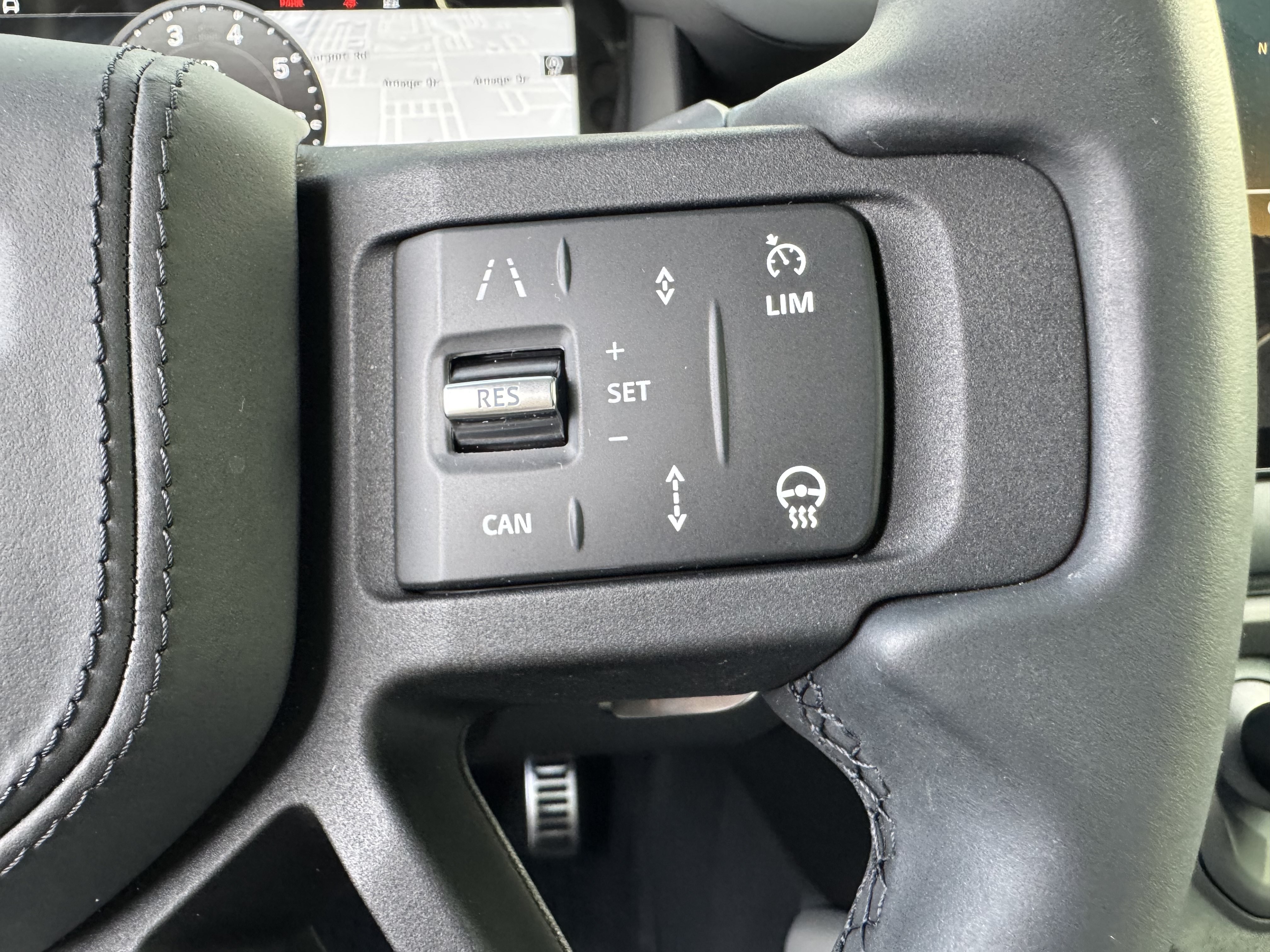 Certified 2025 Land Rover Defender 110 V8 AWD/4WD image 18