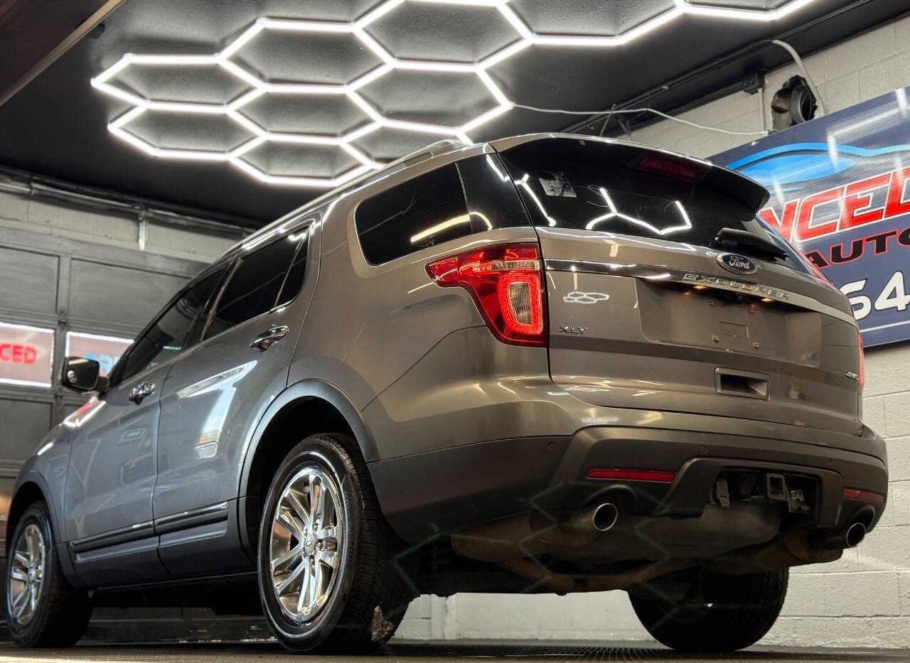 Used 2014 Ford Explorer XLT w/ Equipment Group 202A image 9