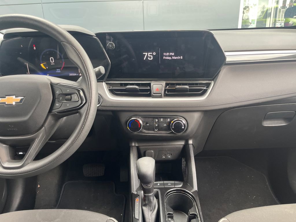 Used 2024 Chevrolet TrailBlazer LS image 16