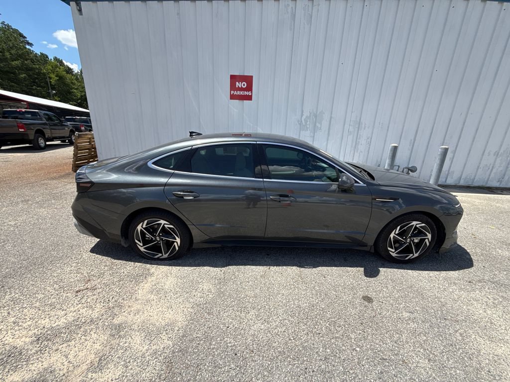 Used 2025 Hyundai Sonata SEL FWD image 9