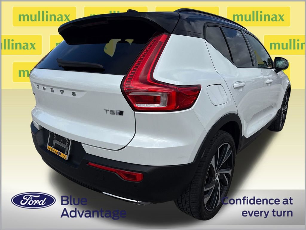 Used 2020 Volvo XC40 T5 R-Design image 4